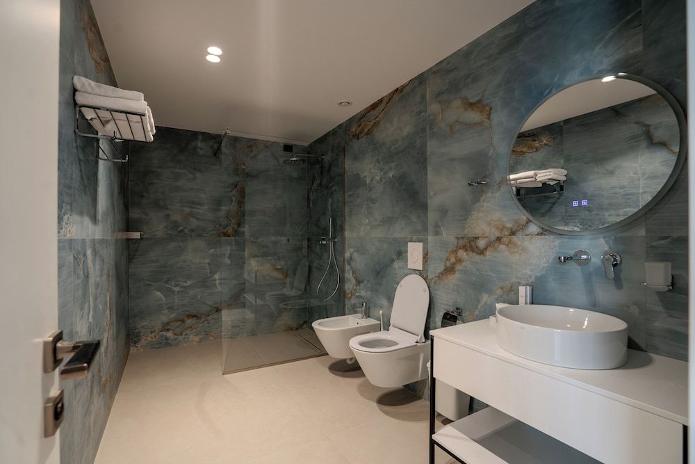 Hotel Majestic Deluxe Suite 2