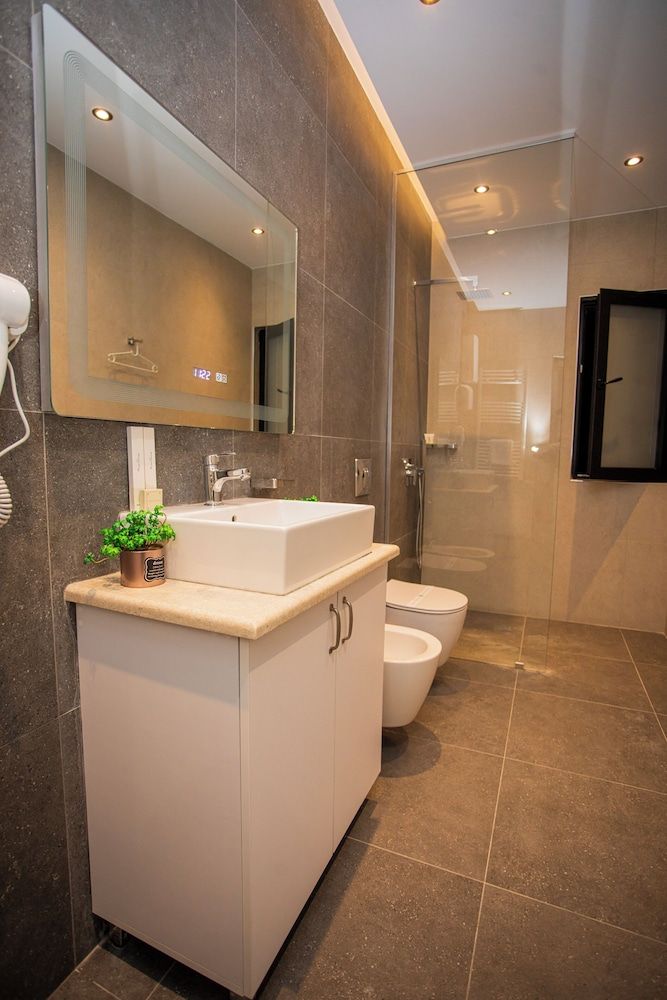 Villa Klaus Hotel  Deluxe Double Room, City View 8