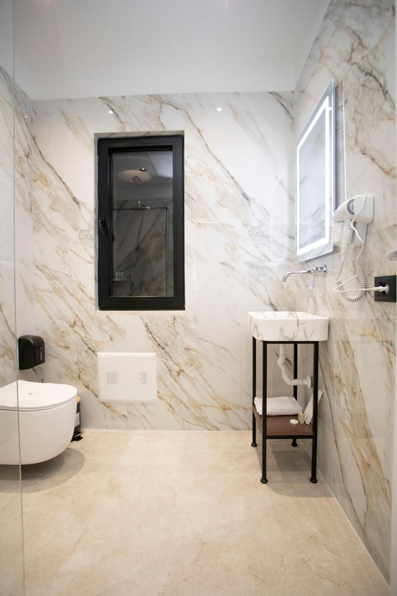 Quadruple Room with Bathroom