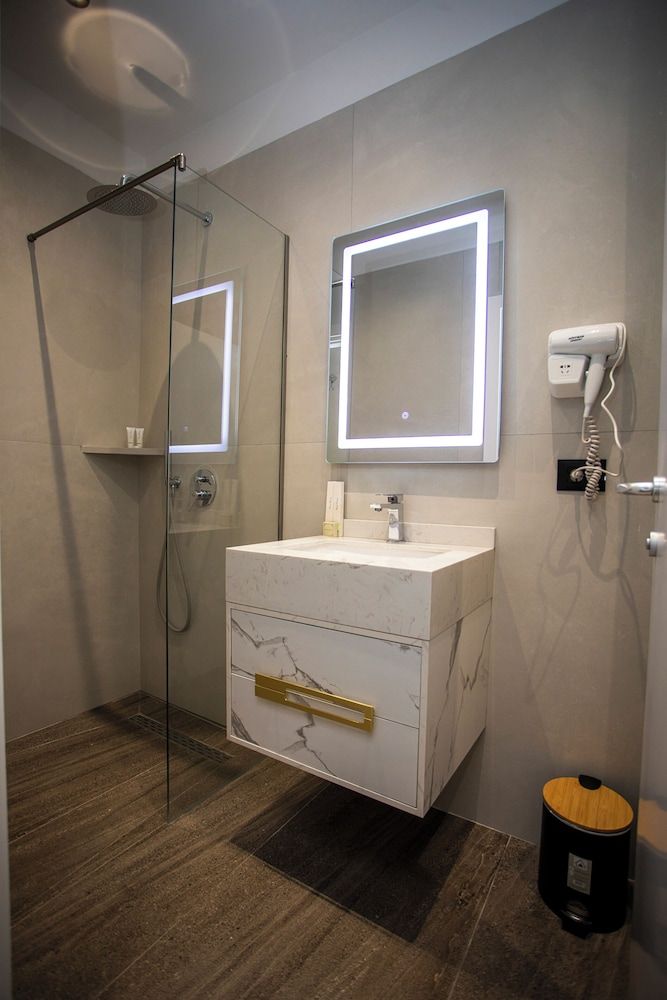 Villa Klaus Hotel  Deluxe Double Room, City View 9