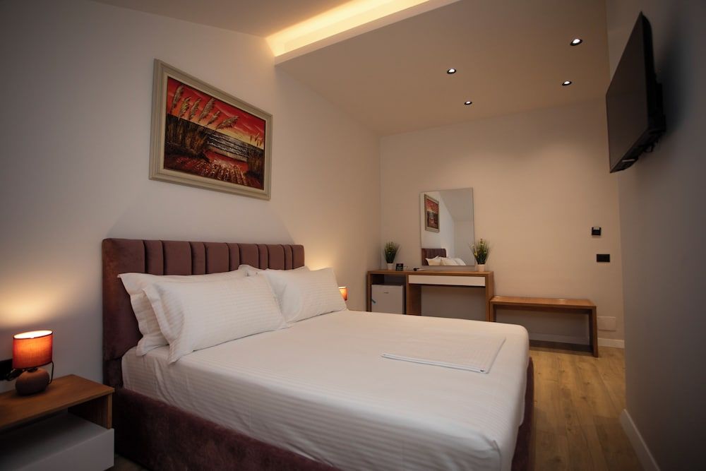 Villa Klaus Hotel  Deluxe Double Room, City View 6