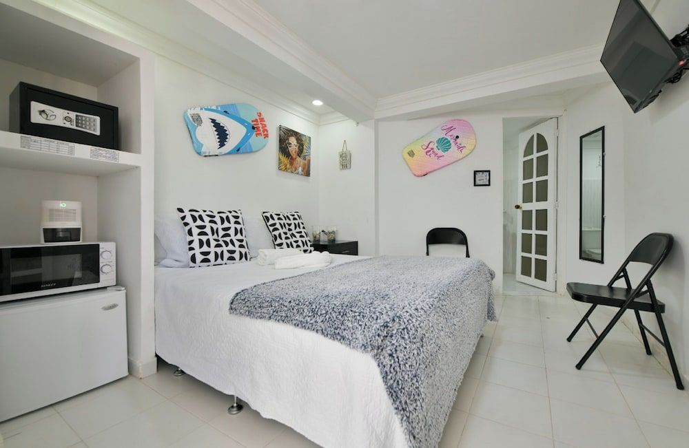 Bay Winds Inn Basic Double Room 2