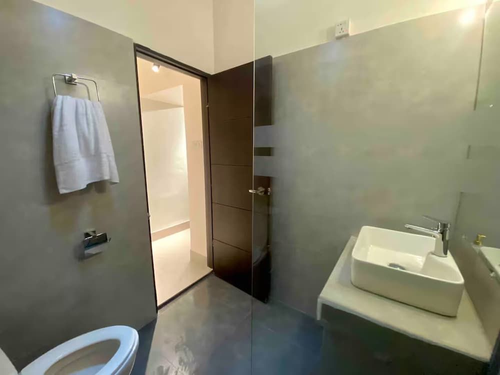 CITY VIEWS HOTEL WITH HOUSEKEEPING Deluxe Room, City View 5