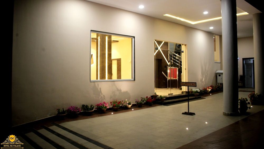 HOTEL GK PALACE
