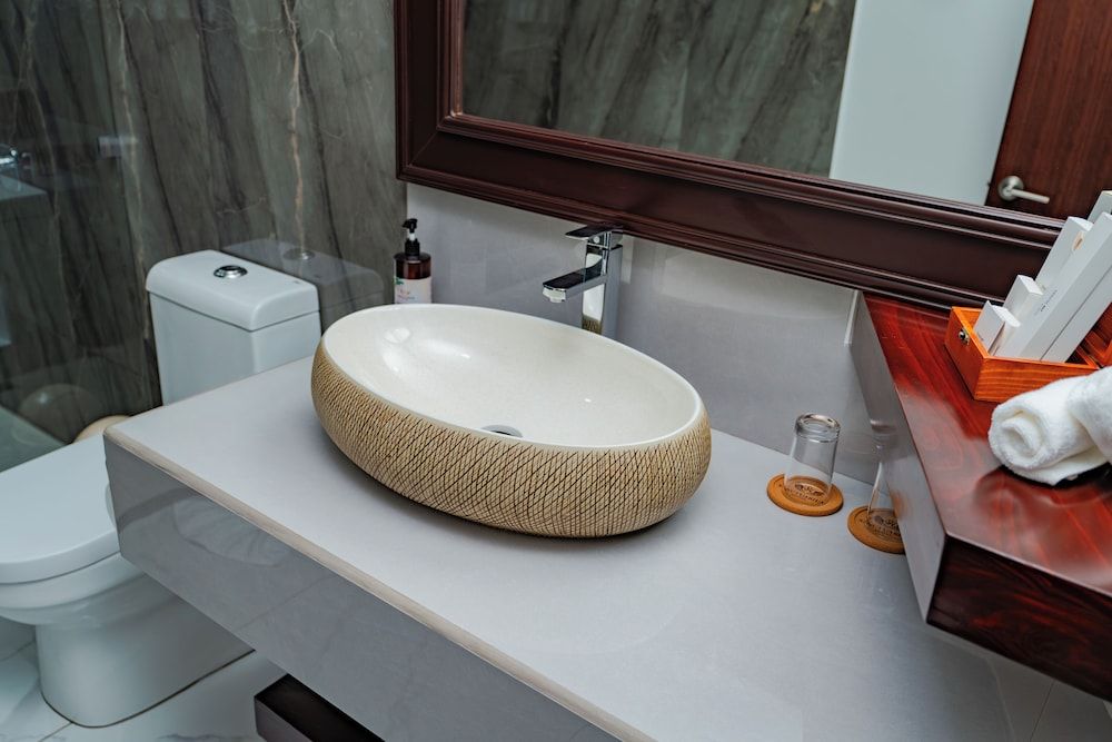 Hotel Sanctuarium Luxury Room, 1 King Bed, Mountain View 6