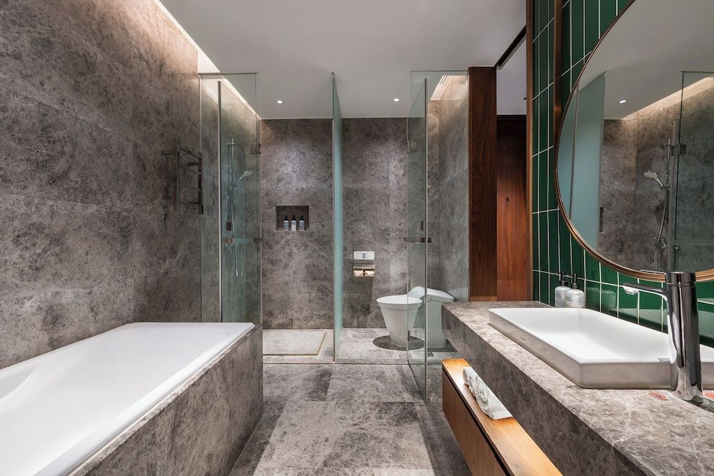 Novotel Shanghai Baoshan Jiusi Deluxe Room, 1 King Bed 4