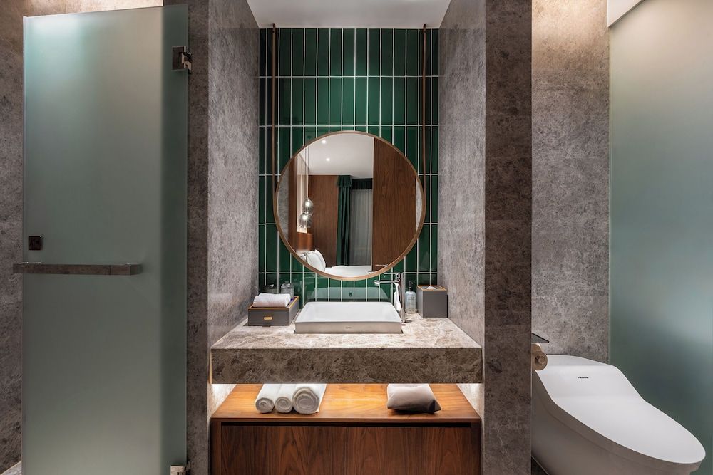 Novotel Shanghai Baoshan Jiusi Deluxe Suite, 1 King Bed 2