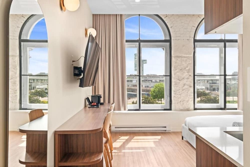 Arcadia Hotel Boutique Standard Room, Partial Lake View 15