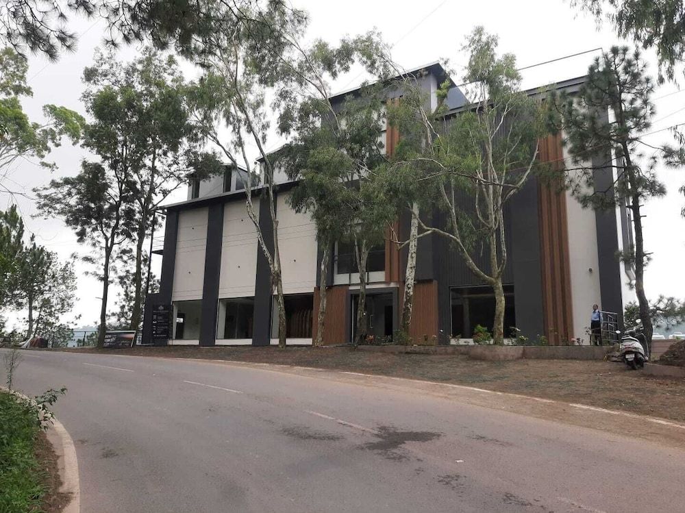 Solace Suites Hotel & Banquets