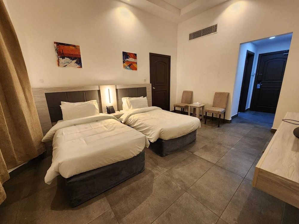 Phoenicia Hotel-Hoora Twin Room