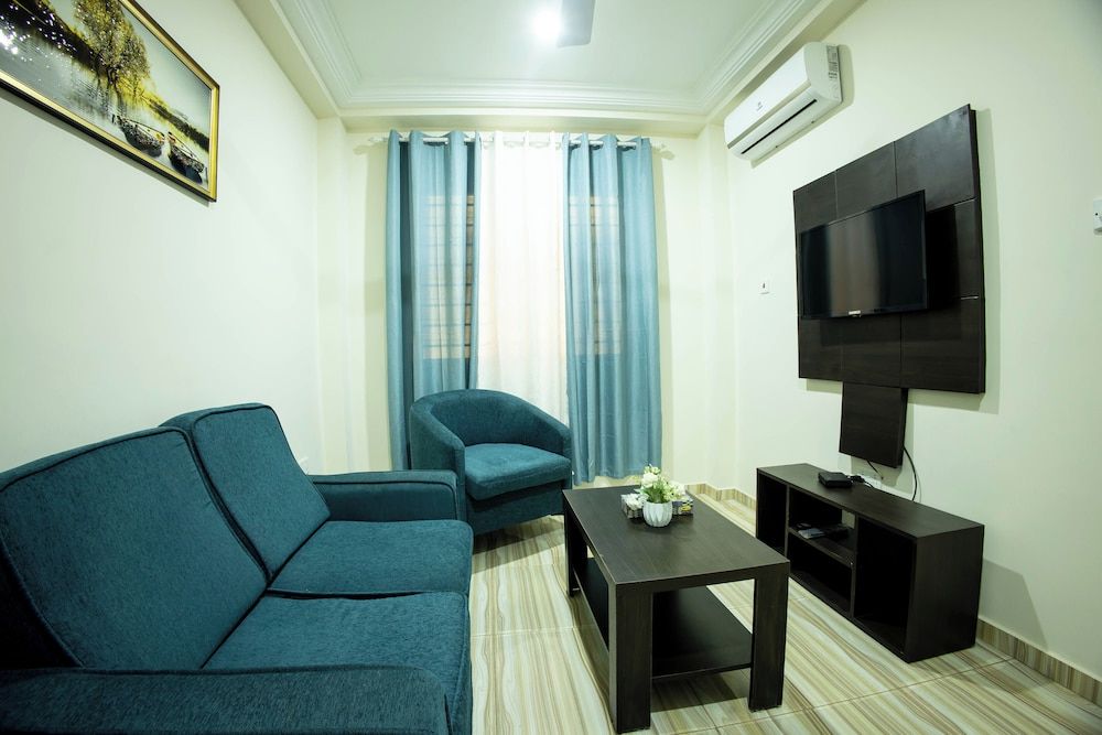 Edens Villa Kumasi Luxury Villa, 1 Queen Bed, Kitchenette 6