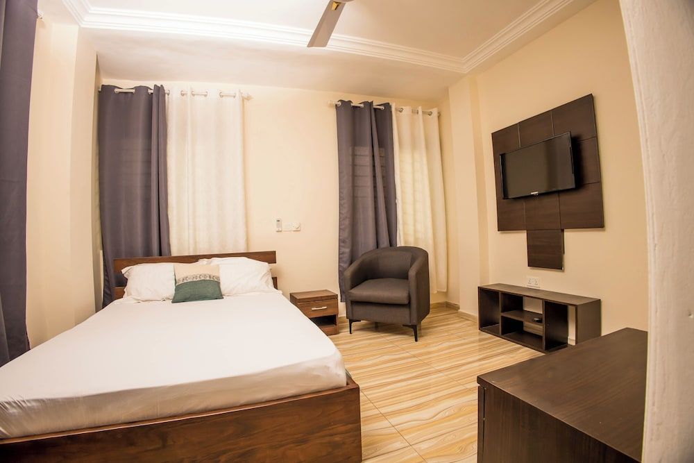 Edens Villa Kumasi Family Villa, Kitchenette, City View 2