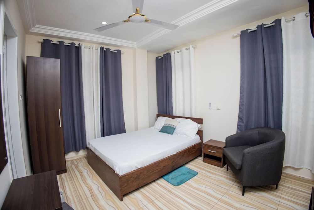 Edens Villa Kumasi Family Villa, Kitchenette, City View