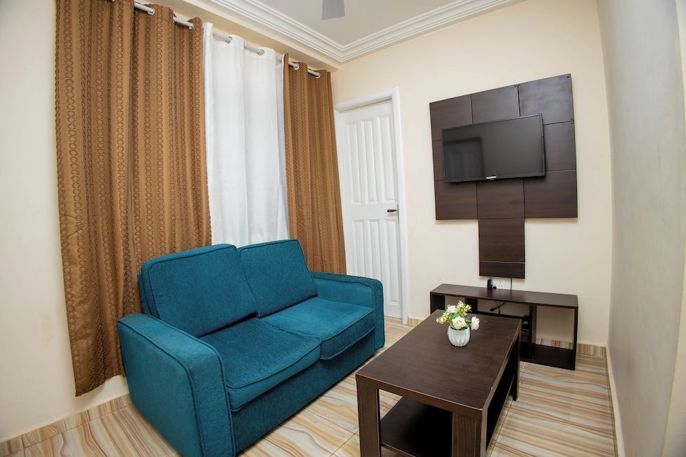 Edens Villa Kumasi Deluxe Villa, City View 7