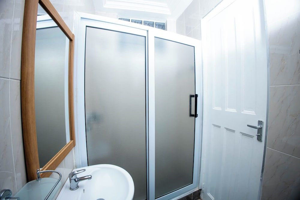 Edens Villa Kumasi Family Villa, Kitchenette, City View 3