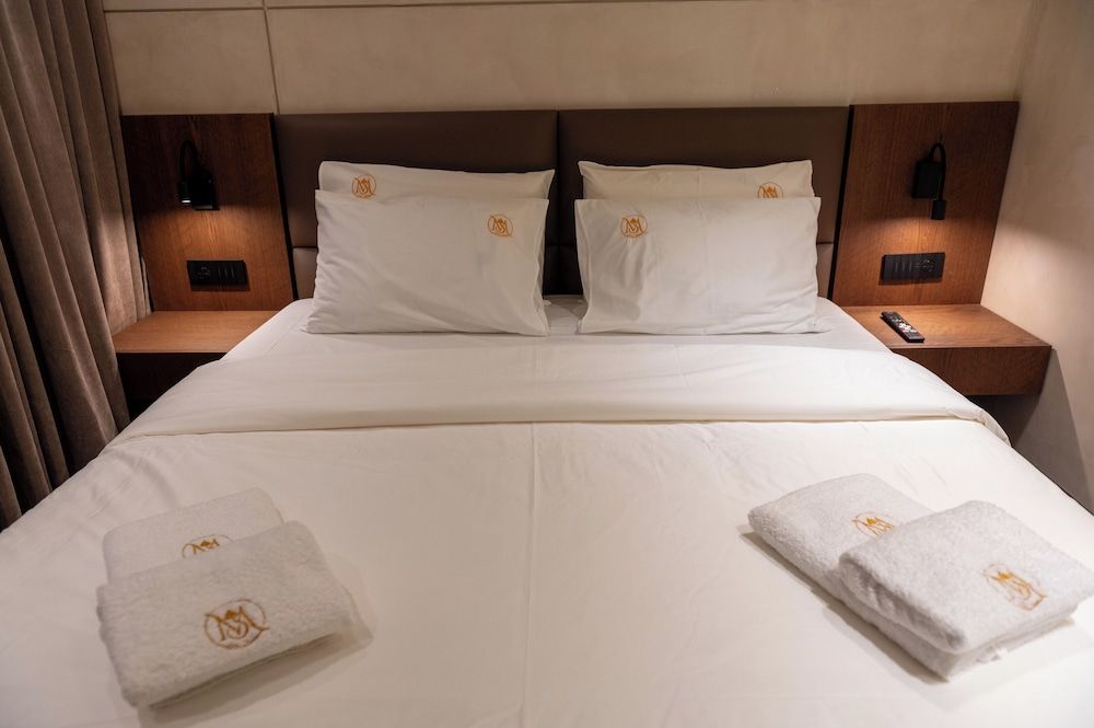 Mattis Hotel Deluxe Double Room 6