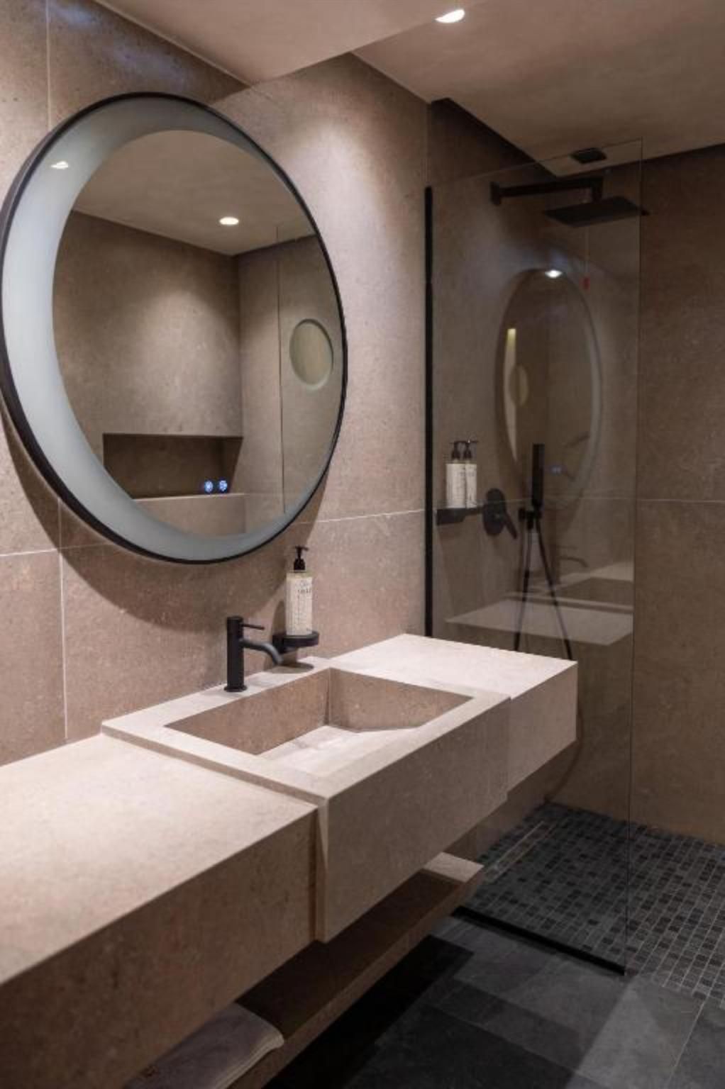 Mattis Hotel Deluxe Double Room 13