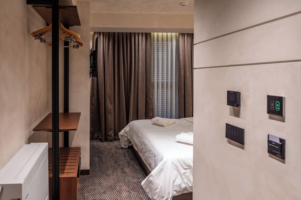 Mattis Hotel Deluxe Double Room 3