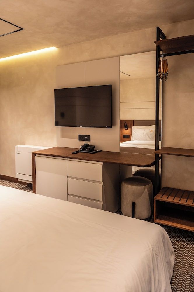 Mattis Hotel Deluxe Double Room 16