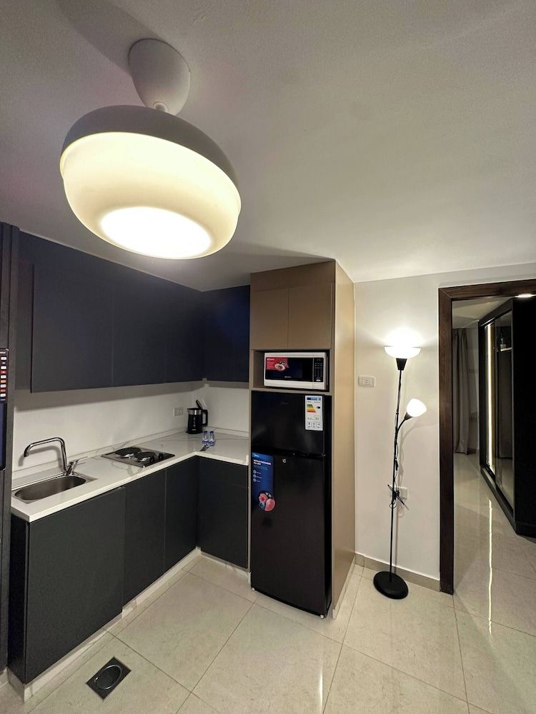 Stylish Luxe Apartment Fr 0005 Apartment, 1 Bedroom, City View 11