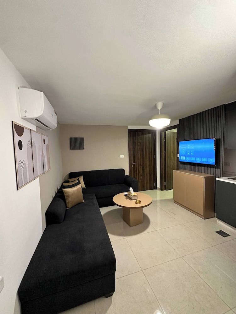 Stylish Luxe Apartment Fr 0005 Apartment, 1 Bedroom, City View 8