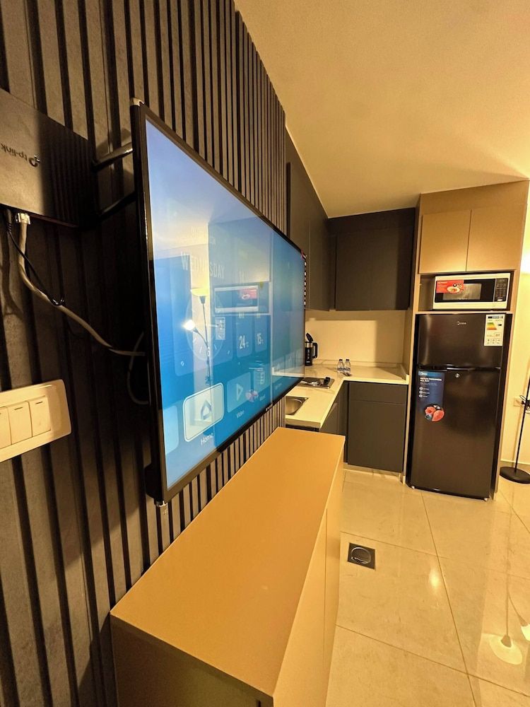 Stylish Luxe Apartment Fr 0005 Apartment, 1 Bedroom, City View 10