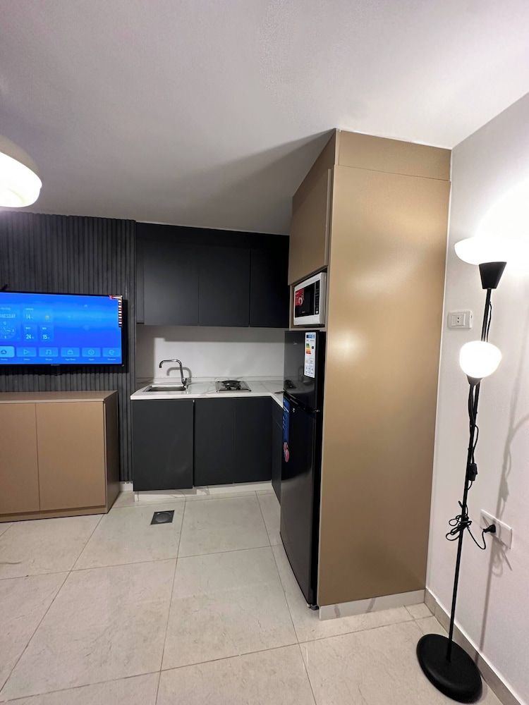 Stylish Luxe Apartment Fr 0005 Apartment, 1 Bedroom, City View 9