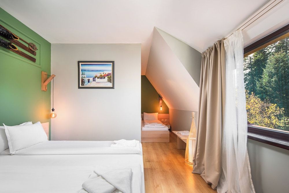 Mountain Dream Hotel Triple Room 3