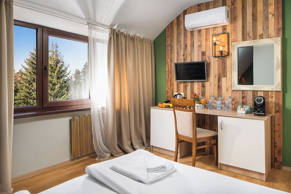 Mountain Dream Hotel Triple Room 2