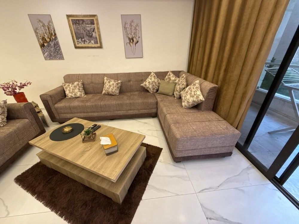 Charming 3 Bedroom Apartment in Amman Apartment, 2 Bedrooms, Smoking, Balcony