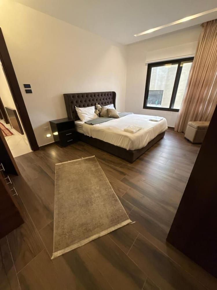 Charming 3 Bedroom Apartment in Amman Apartment, 2 Bedrooms, Smoking, Balcony 11
