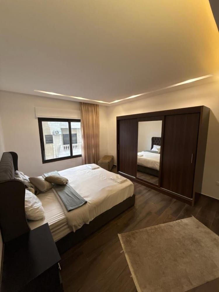 Charming 3 Bedroom Apartment in Amman Apartment, 2 Bedrooms, Smoking, Balcony 9