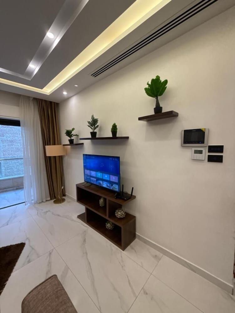 Charming 3 Bedroom Apartment in Amman Apartment, 2 Bedrooms, Smoking, Balcony 26