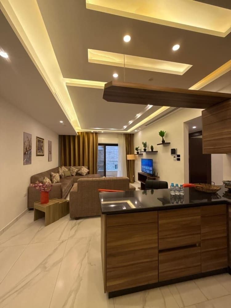 Charming 3 Bedroom Apartment in Amman Apartment, 2 Bedrooms, Smoking, Balcony 28