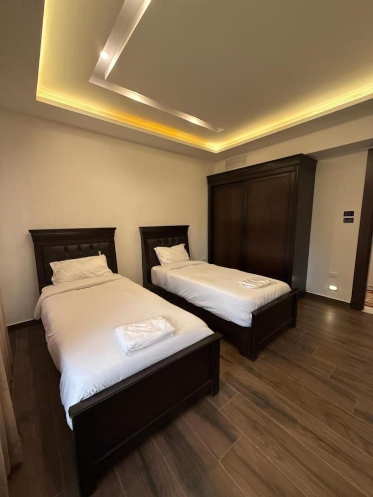 Charming 3 Bedroom Apartment in Amman Apartment, 2 Bedrooms, Smoking, Balcony 7