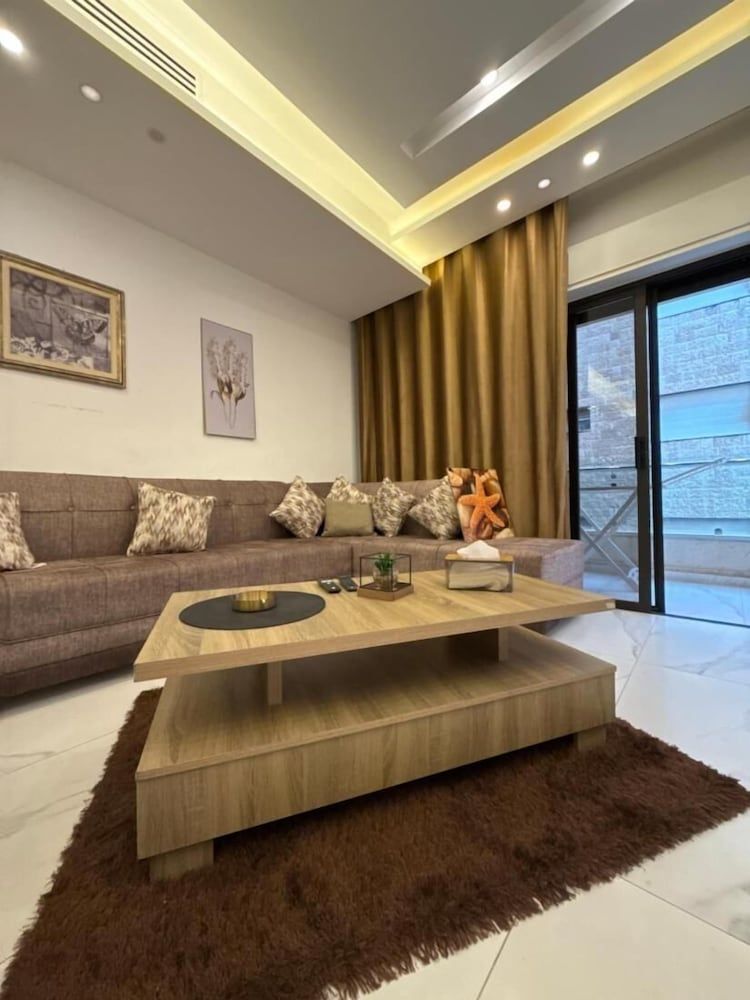 Charming 3 Bedroom Apartment in Amman Apartment, 2 Bedrooms, Smoking, Balcony 25