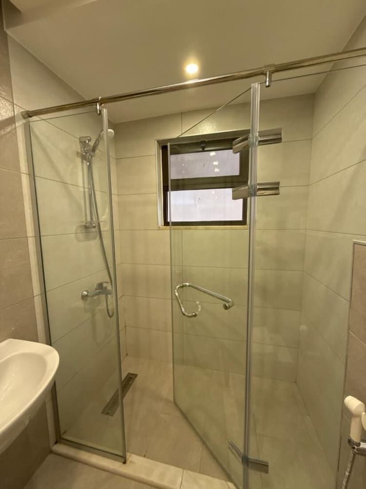 Charming 3 Bedroom Apartment in Amman Apartment, 2 Bedrooms, Smoking, Balcony 17