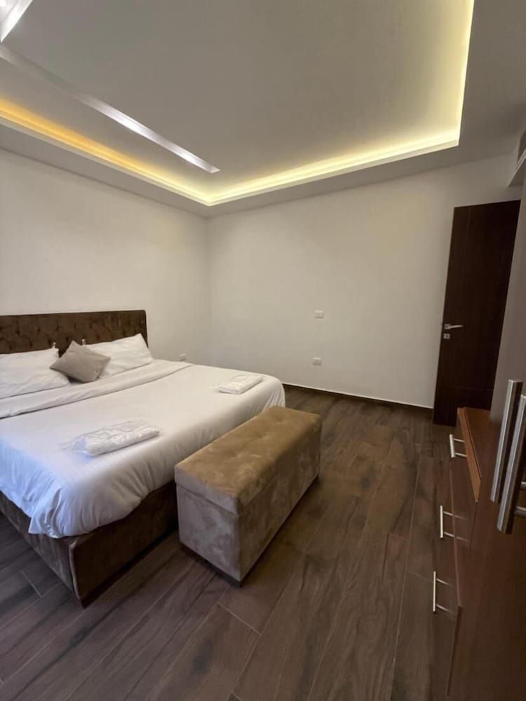 Charming 3 Bedroom Apartment in Amman Apartment, 2 Bedrooms, Smoking, Balcony 12