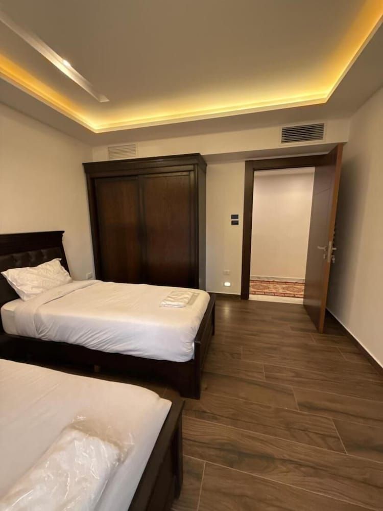 Charming 3 Bedroom Apartment in Amman Apartment, 2 Bedrooms, Smoking, Balcony 4