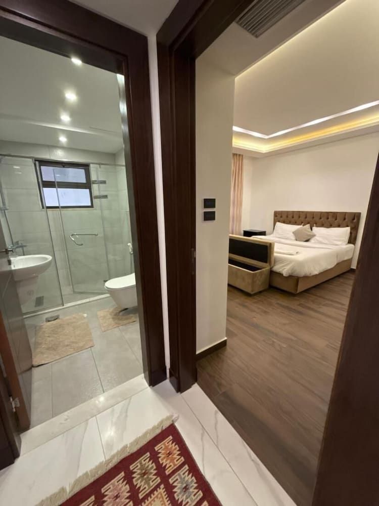 Charming 3 Bedroom Apartment in Amman Apartment, 2 Bedrooms, Smoking, Balcony 27