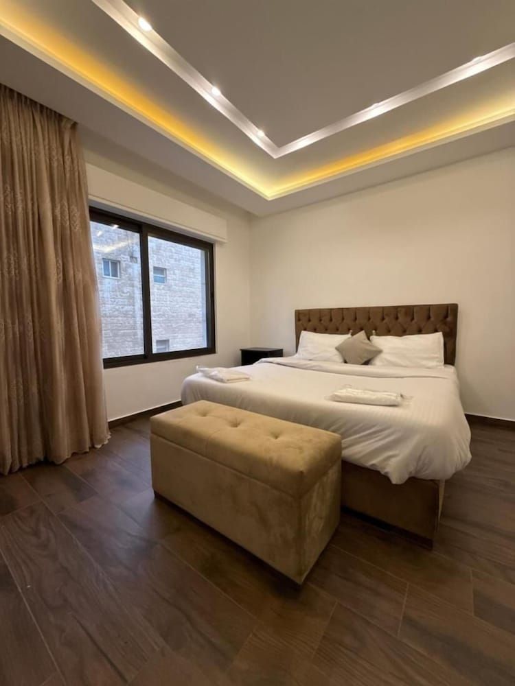 Charming 3 Bedroom Apartment in Amman Apartment, 2 Bedrooms, Smoking, Balcony 6