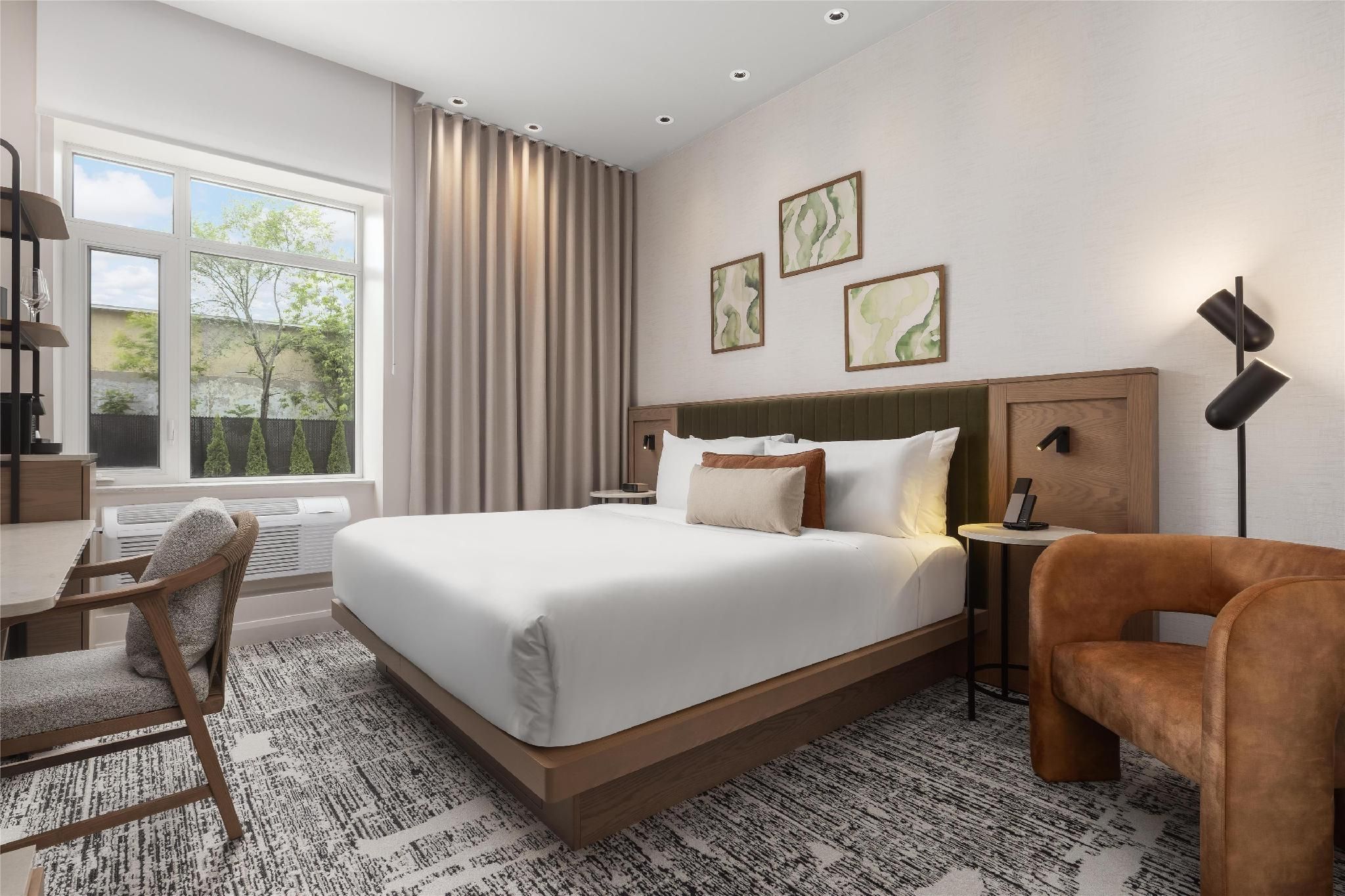 Hotel Railwayparc Montreal, Tapestry Collection By Hilton 1 King Bed