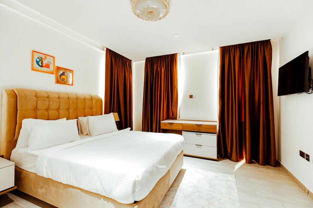 Veronique Heights Grand Apartment