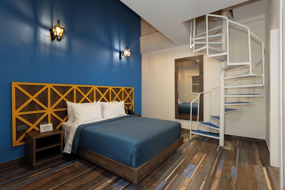 Prixma Hotel Quadruple Room