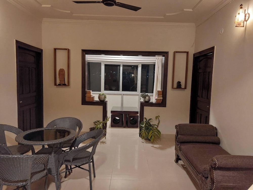 Alinda House Naukuchiatal by THE GHAUR