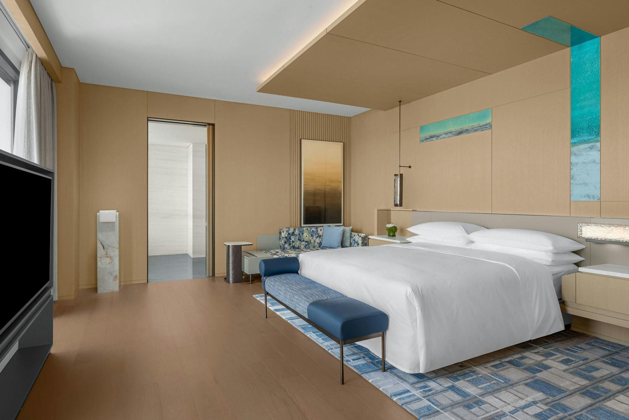 Presidential Suite, Suite, 1 King, Ferris wheel view