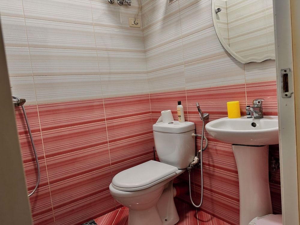 Grand House Classic Twin Room, Garden View 3