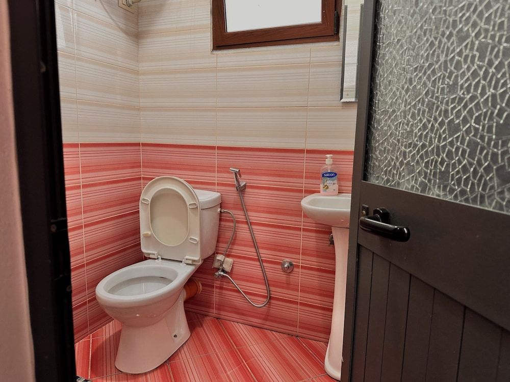 Grand House Classic Twin Room, Garden View 5