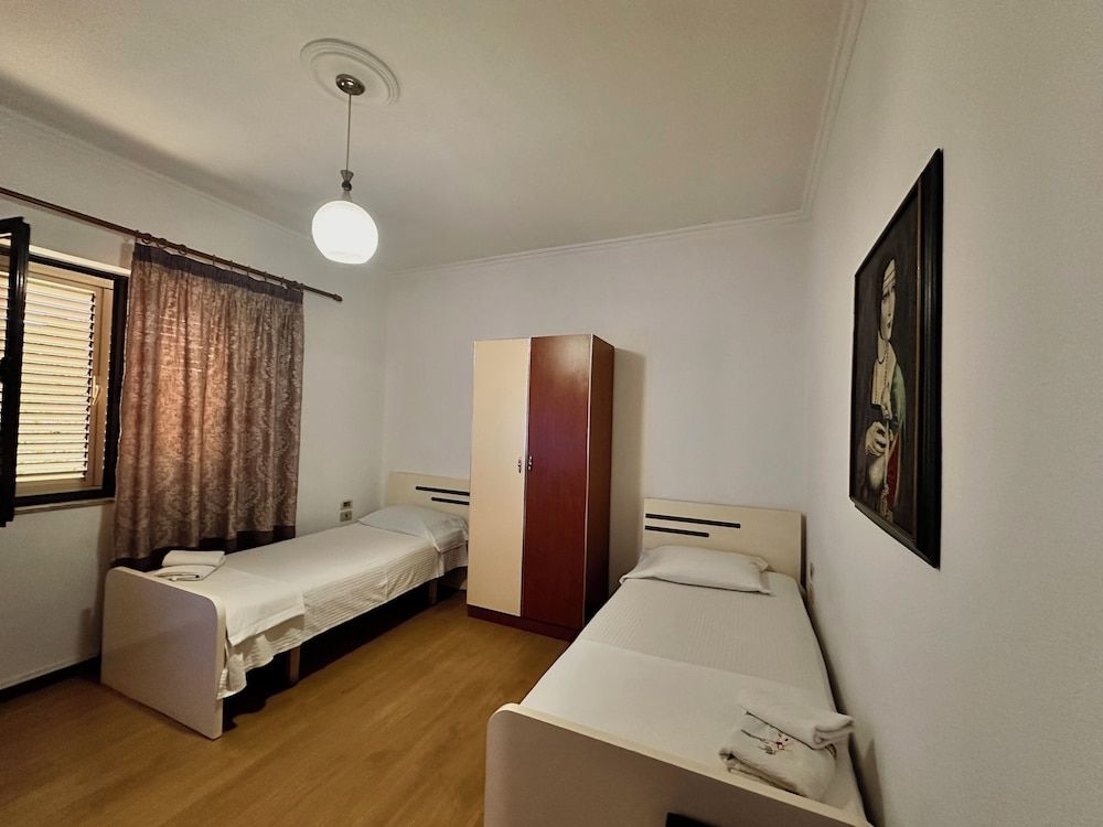 Grand House Classic Twin Room, Garden View