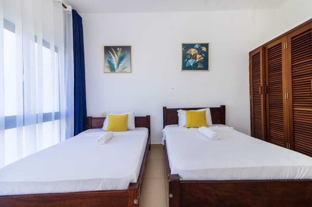 Lux Suites Vee Xanadu Luxury Apartments